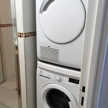 2 Bedroom Flat Near Pere Lachaise *